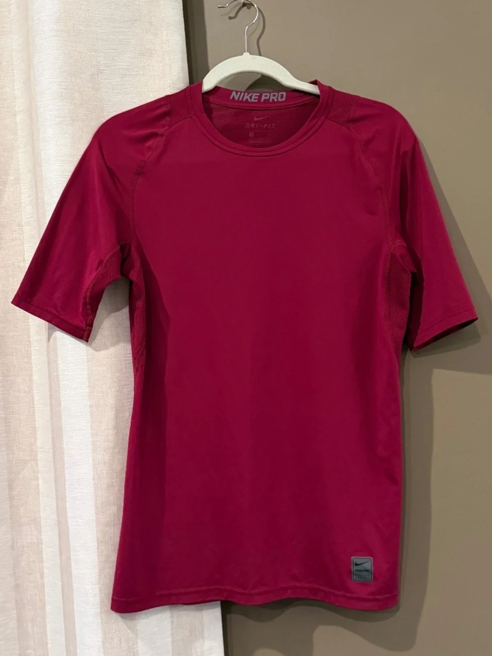 Nike Pro Men's Burgundy Compression Activewear Shirt Gym, Sporty, Size Large